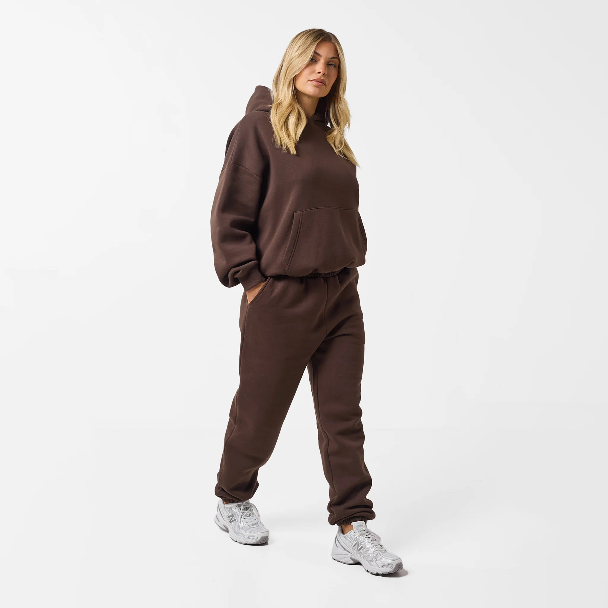 Core Logo Cuffed Jogger | Coffee - Image 3