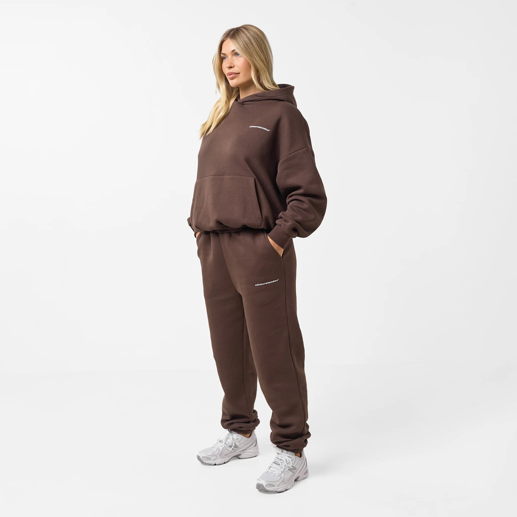 Core Logo Cuffed Jogger | Coffee - Image 4