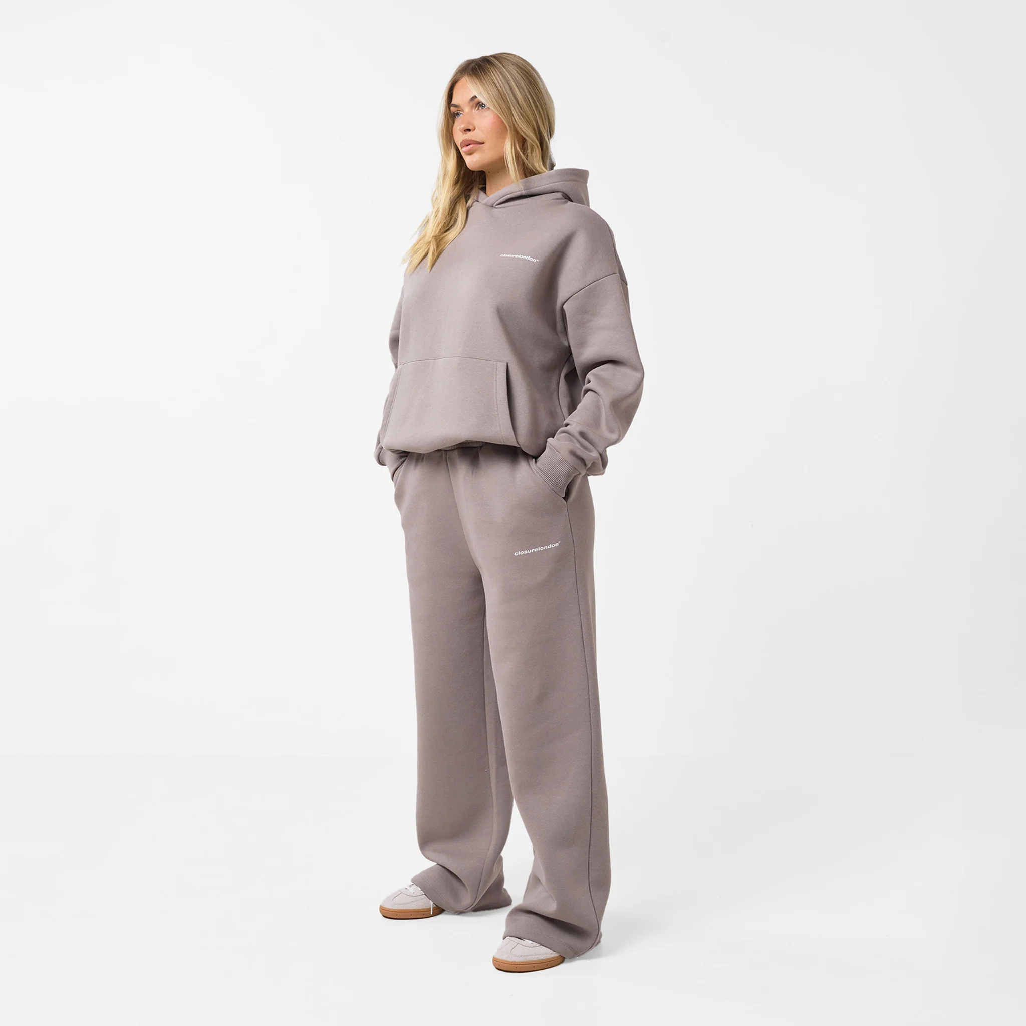 Core Logo Open Hem Jogger | Pebble - Image 3