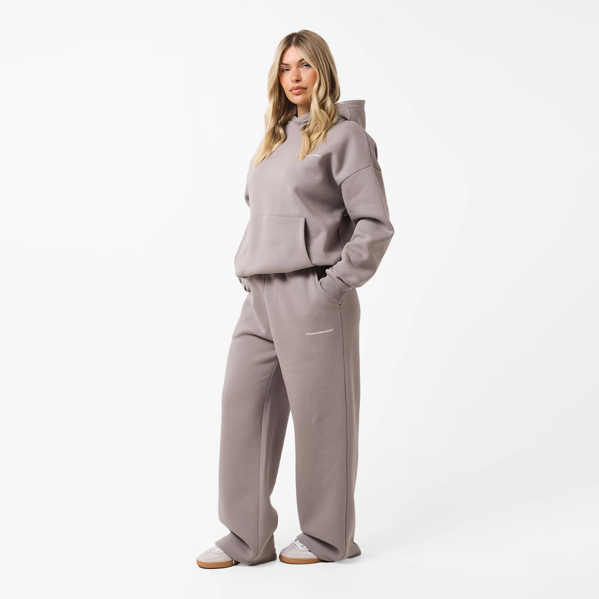 Core Logo Open Hem Jogger | Pebble - Image 4