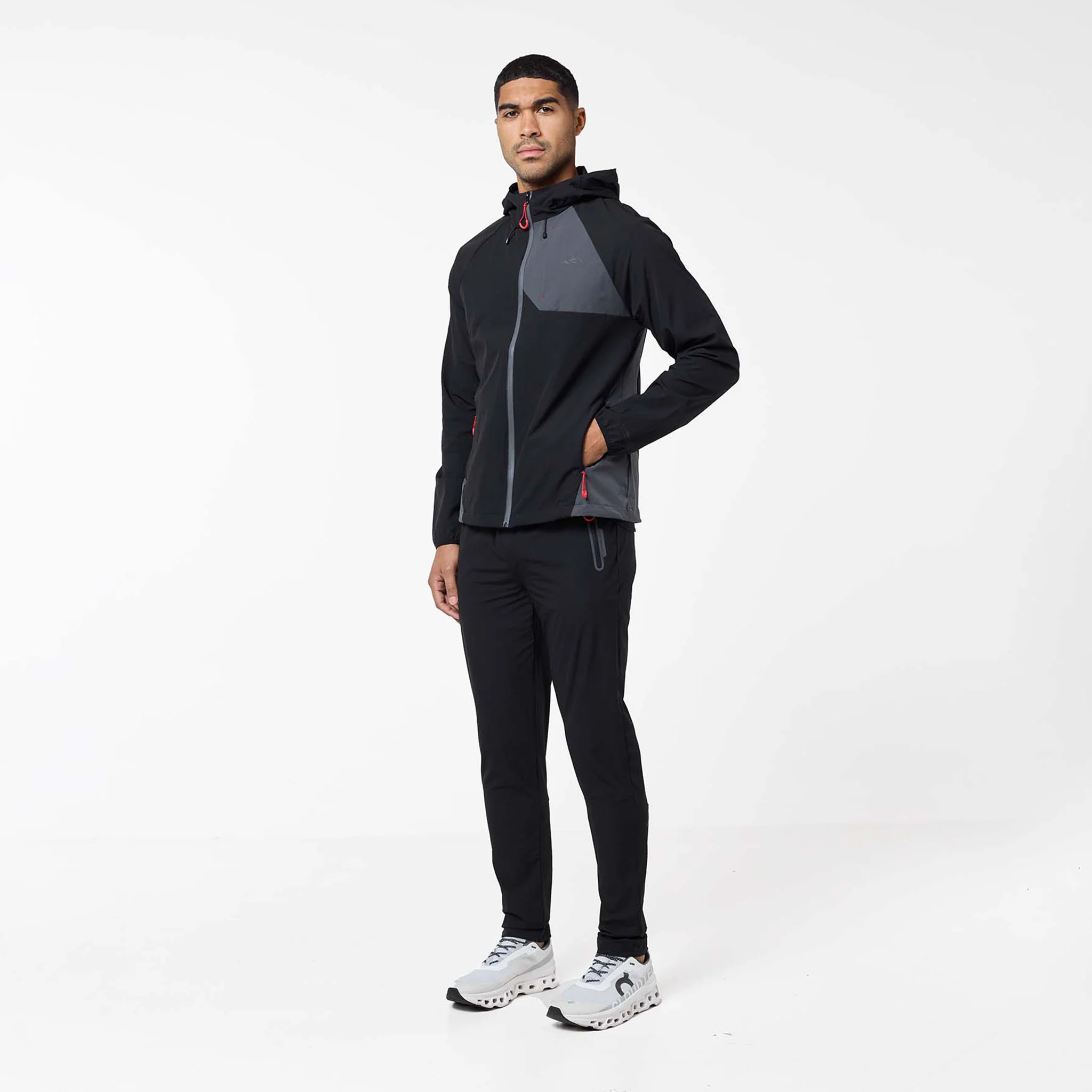 Cyclone Contrast Tracksuit | Black/Graphite/Red