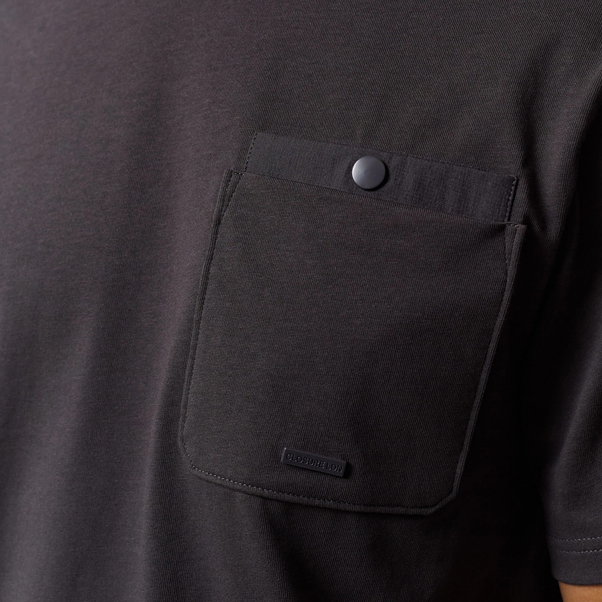 Double Pocket Tech T-Shirt Twinset | Charcoal - Image 5