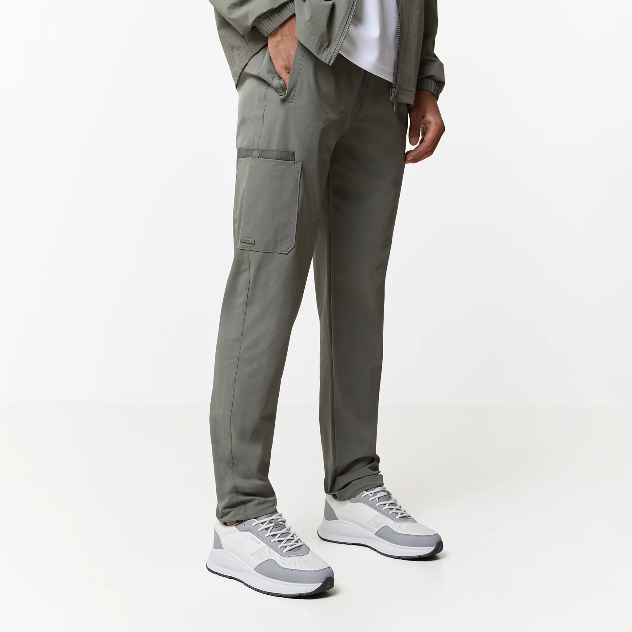 Double Pocket Tech Trouser | Olive