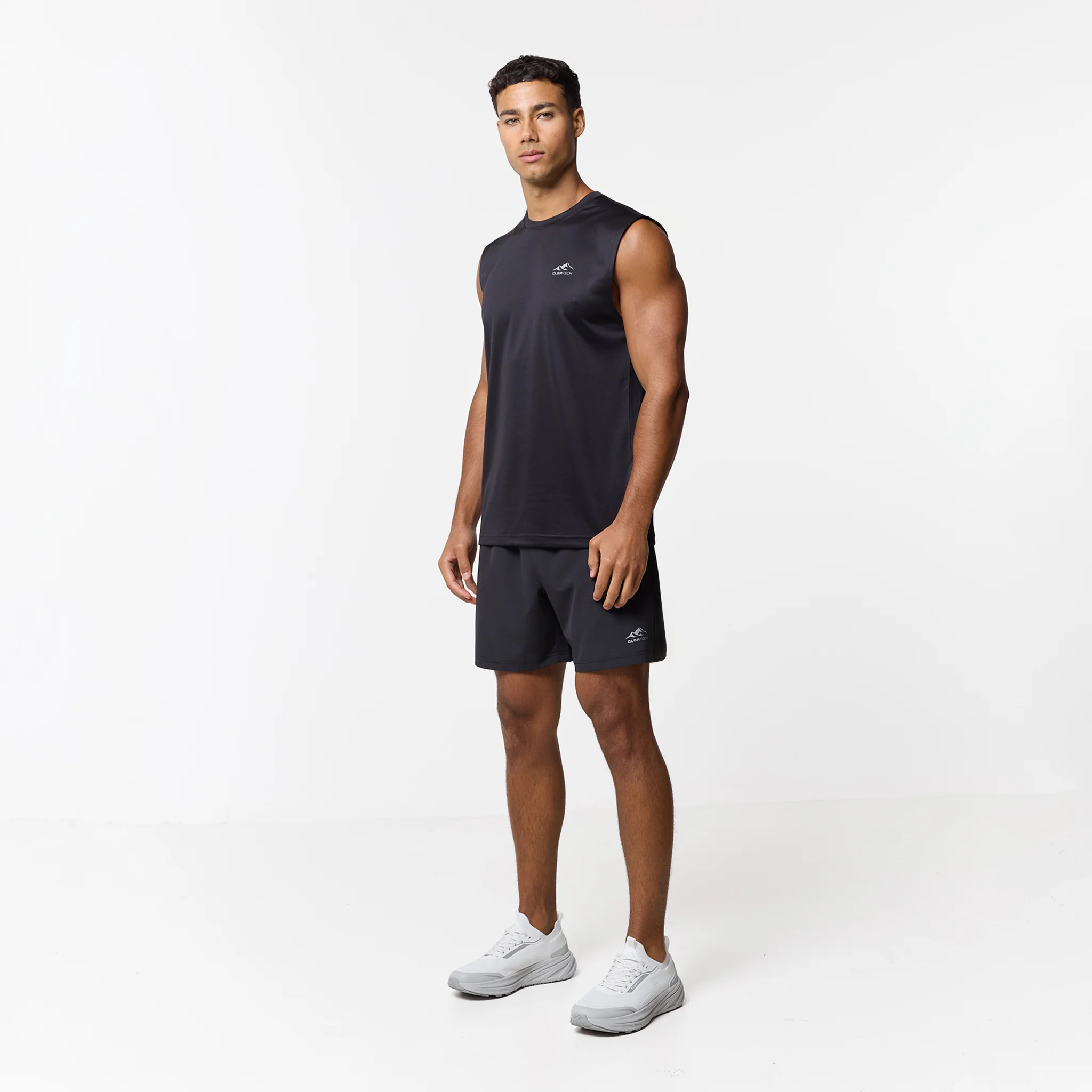 Pace Performance Vest | Black - Image 2