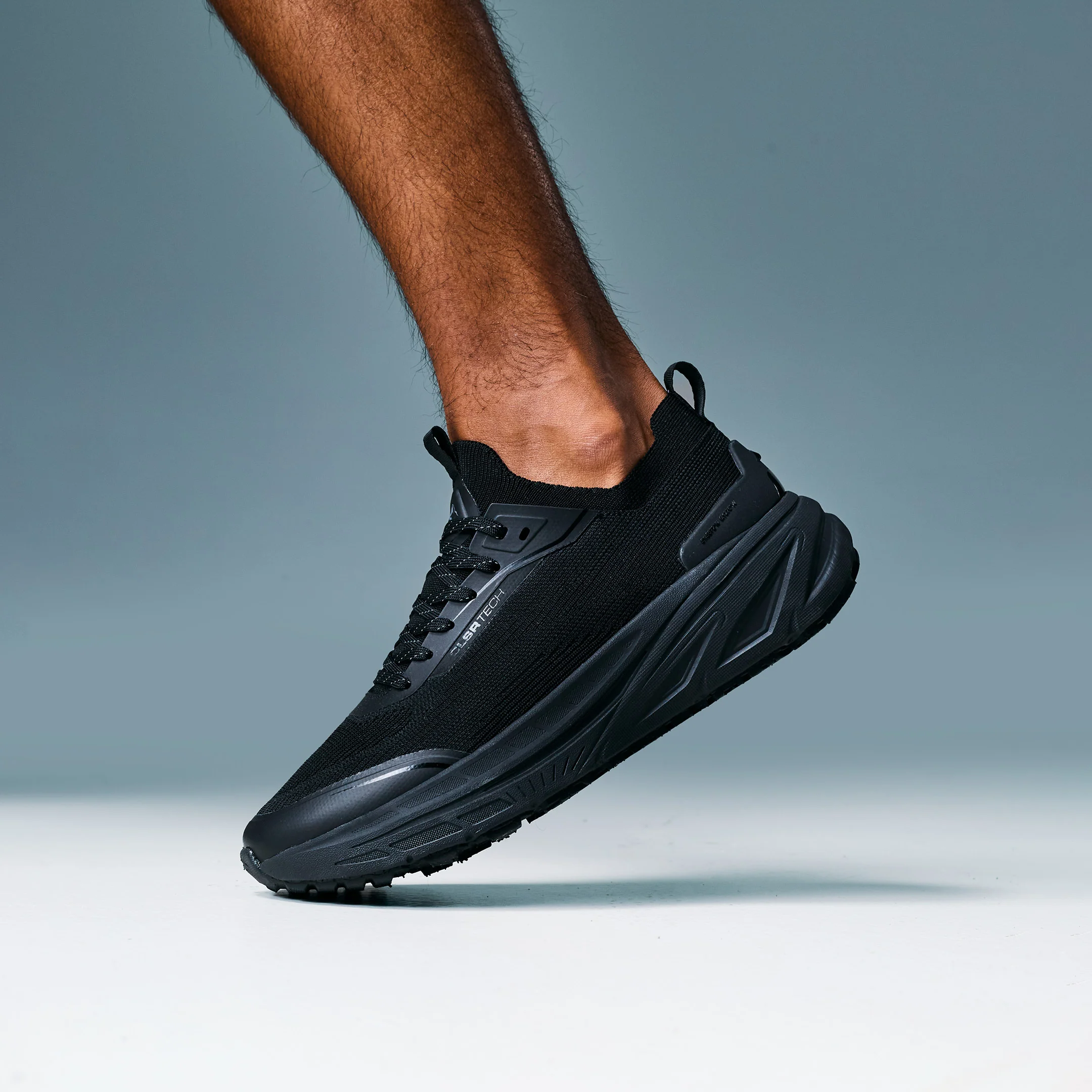 Performance Trainer | Triple Black - Image 2