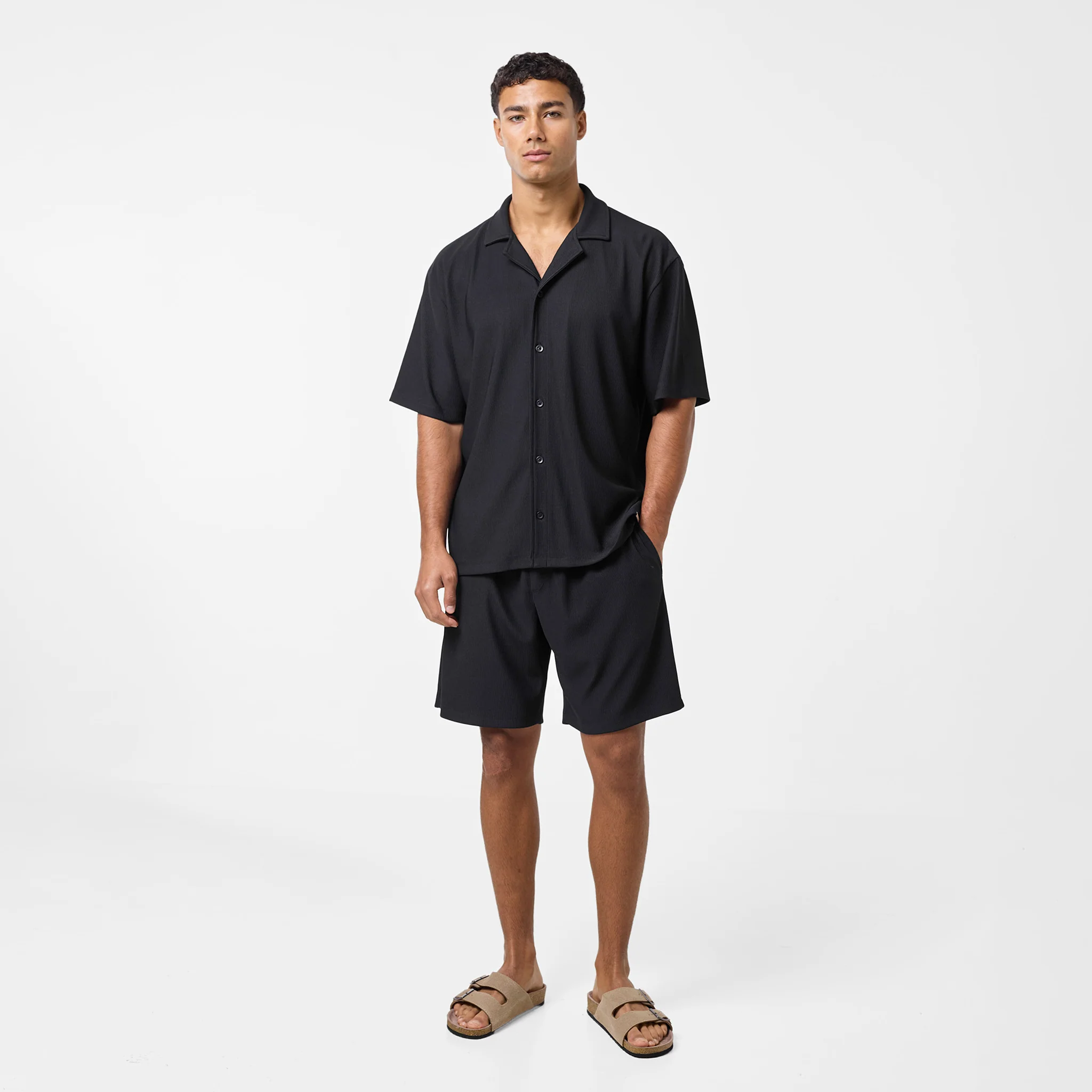 Pleated Short | Black - Image 3