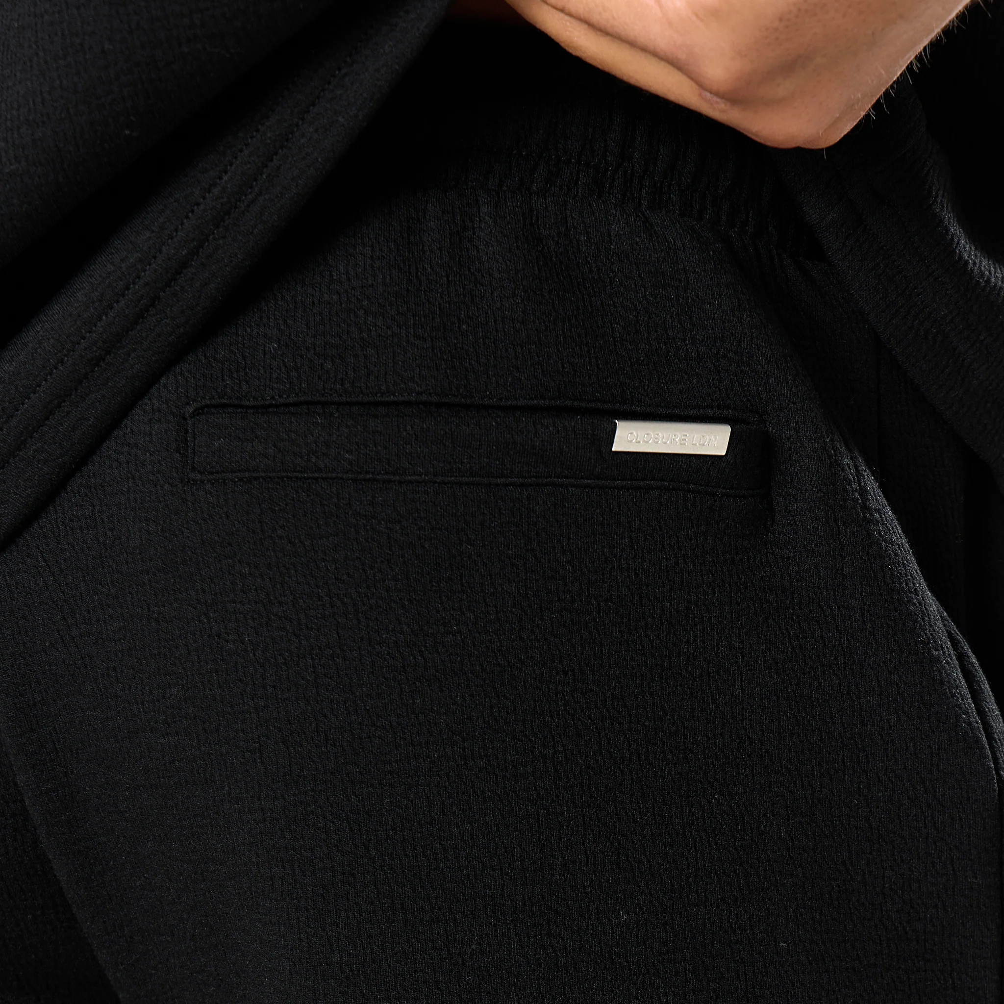Relaxed Crinkle Twinset | Black - Image 13