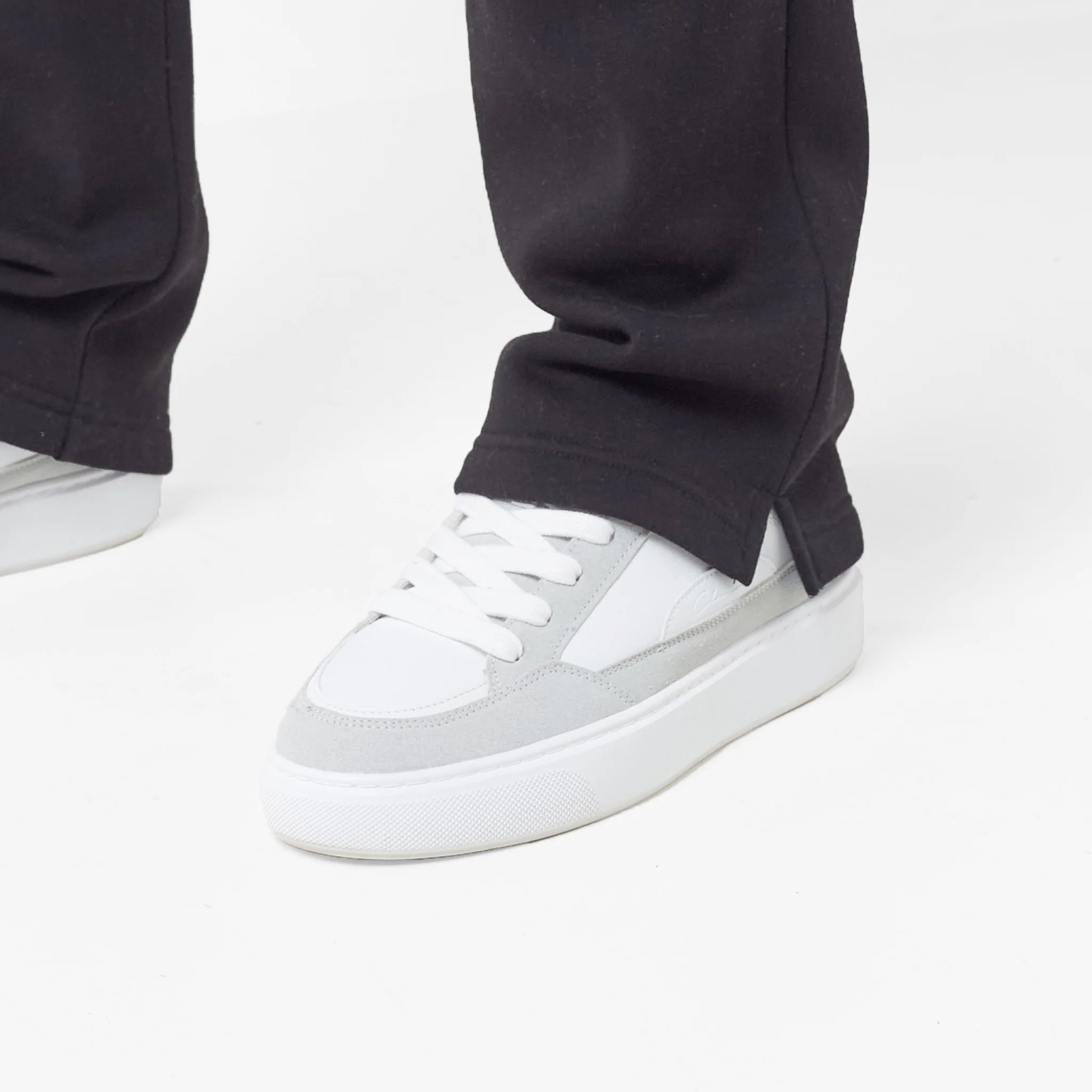 Split Open Hem Jogger | Black - Image 3